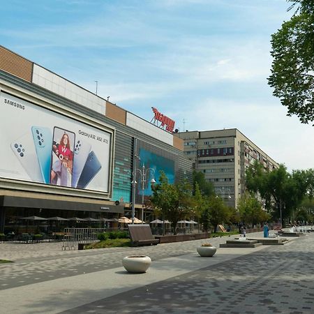 אלמטי Nadezhda Apartments On Zhibek Zholy Avenue 33 מראה חיצוני תמונה