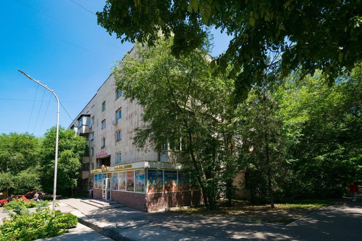 אלמטי Nadezhda Apartments On Zhibek Zholy Avenue 33 מראה חיצוני תמונה